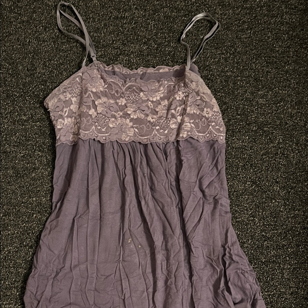 7/$20 Forever 21 Lace-Trim Spaghetti Strap Cami in Lavender 7/$20